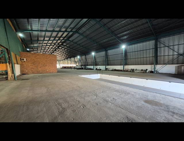 5,600M² FACTORY TO LET IN ANDERBOLT